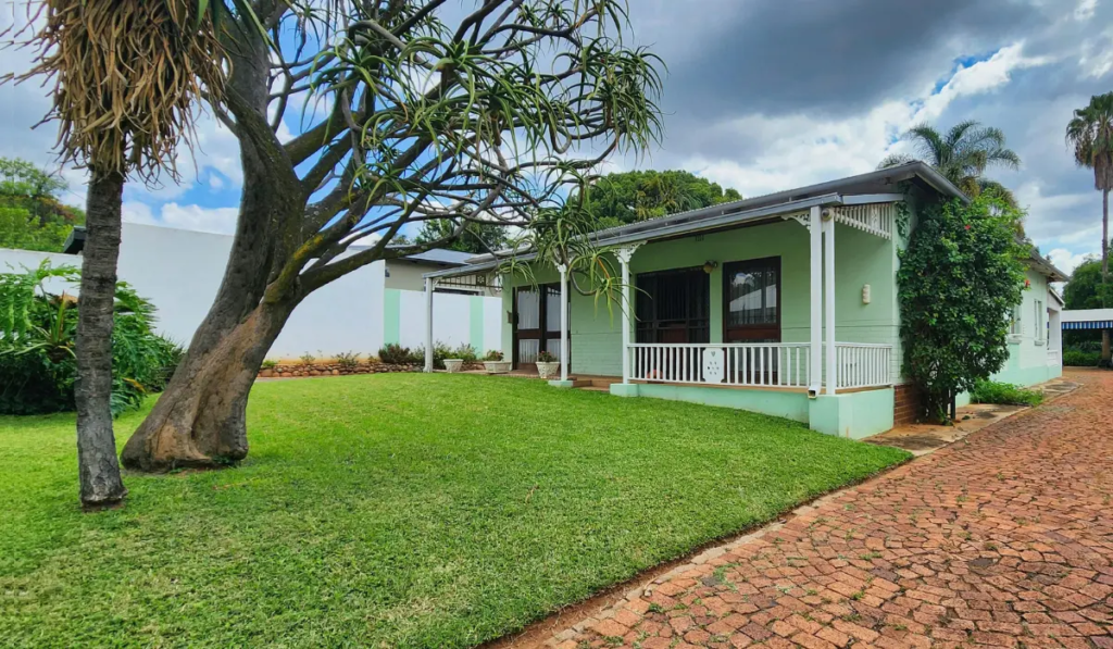 Suburban Lawns image