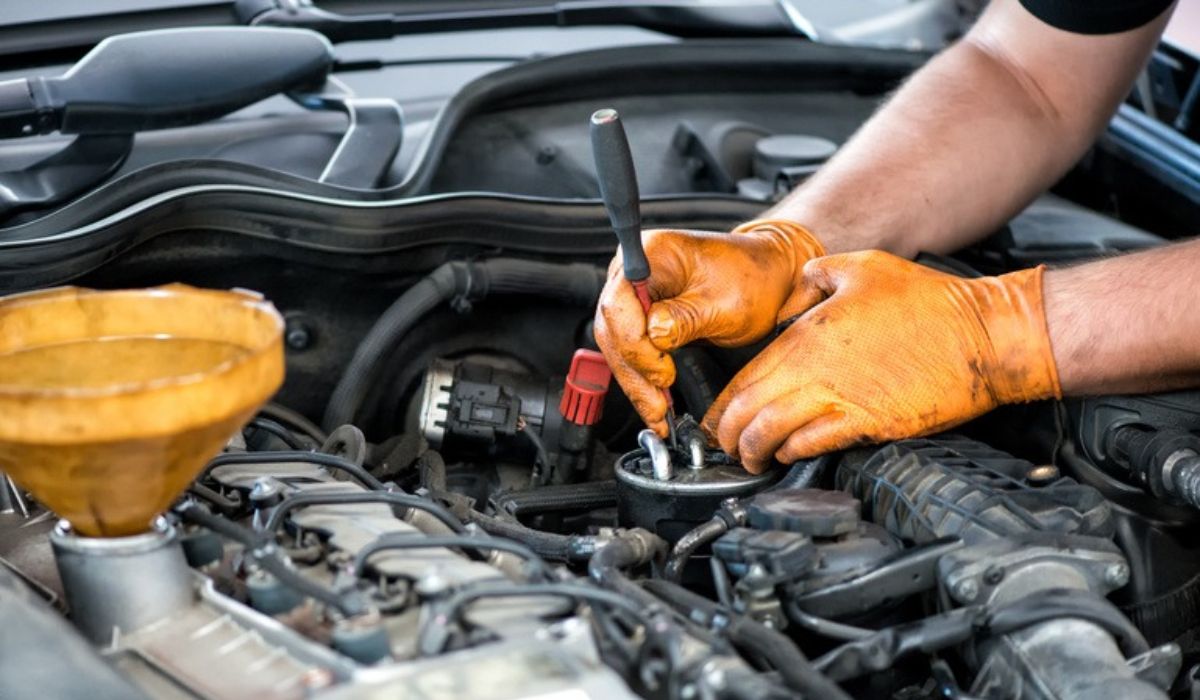 Diesel Mechanics image