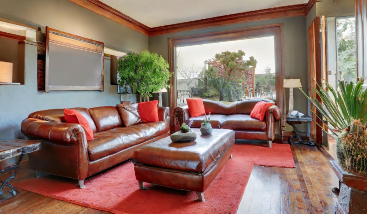 Leather Lounges image