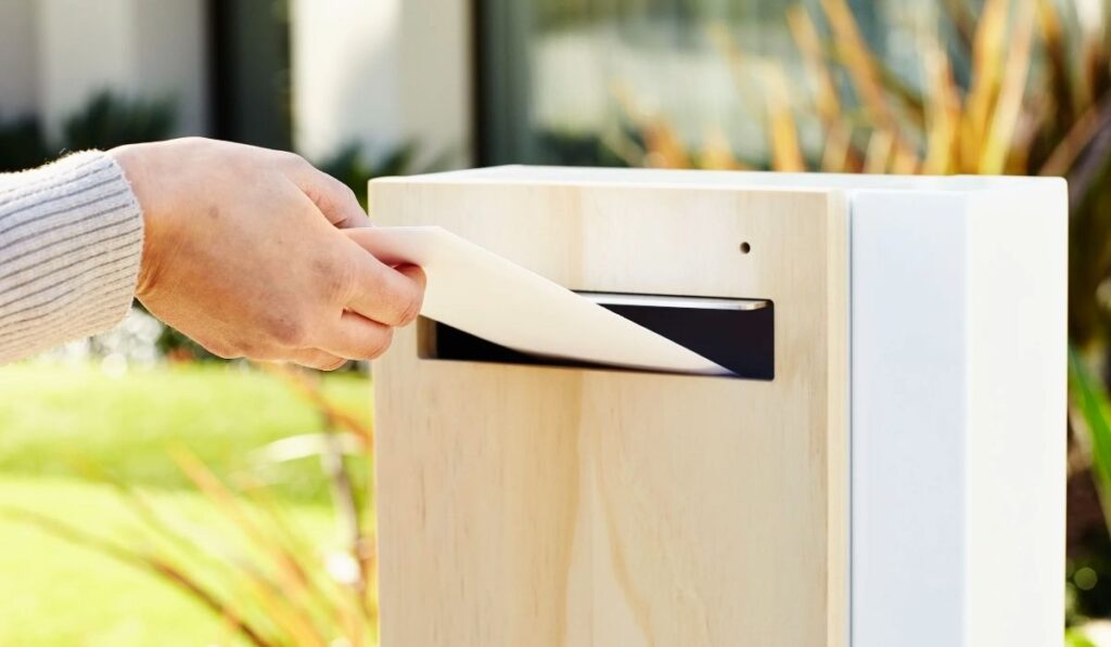 Letterbox image
