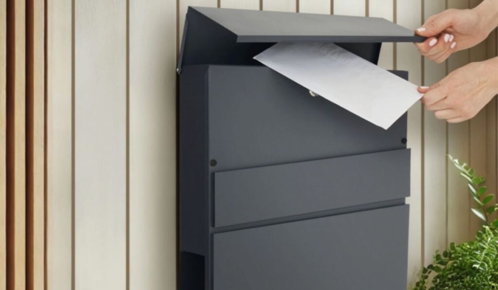 Letterbox image